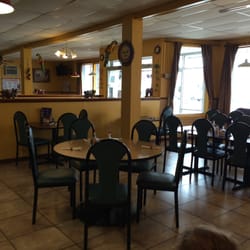 Fiesta Habanero's Mexican Grill - Dinning area is bright and cheery with room to maneuver.  Music was traditional, and you could still hold a conversation.
