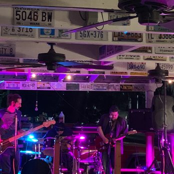 Bricks on Boundary - Live music outside - New American Near Me - Beaufort, South Carolina
