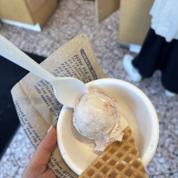 Jeni's Splendid Ice Creams - Ice Cream & Frozen Yogurt Near Me - Philadelphia, Pennsylvania Jeni's Splendid Ice Creams - Ice Cream & Frozen Yogurt Near Me - Philadelphia, Pennsylvania
