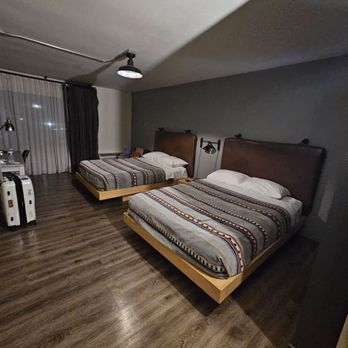 MOXY Phoenix Tempe - Hotels Near Me - Tempe, Arizona