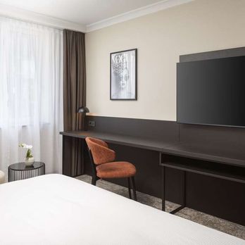Hilton Dusseldorf - Guest room - Hotels Near Me - Dusseldorf, NW Hilton Dusseldorf - Guest room - Hotels Near Me - Dusseldorf, NW
