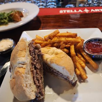 Riverfield 865 - Smash burger - Desserts Near Me - Buffalo, New York Riverfield 865 - Smash burger - Desserts Near Me - Buffalo, New York