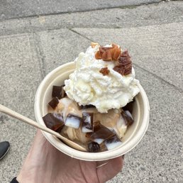 Sundaes Sundaes