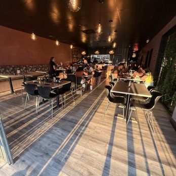 Maguro Sushi - View when you first walk in - Sushi Bars Near Me - Orlando, Florida Maguro Sushi - View when you first walk in - Sushi Bars Near Me - Orlando, Florida