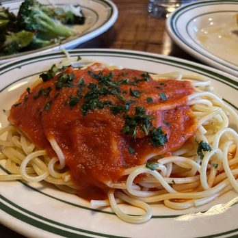 IL Primo - Marinara sauce on spaghetti with a side of broccoli. - Italian Near Me - Ooltewah, Tennessee