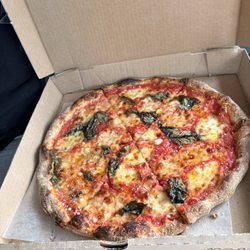 North of Brooklyn Pizzeria - 14 inch margherita pie
