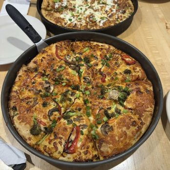 Old Chicago Pizza + Taproom - THAI PIE - Pizza Near Me - Fort Worth, Texas