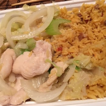 Ling Ling Chinese Restaurant - Ling Ling's version of chicken chow mien! Chicken with zero season and cabbage! Not a fried noodle anywhere in this dish! It was disgusting! - Chinese Near Me - Louisville, Kentucky