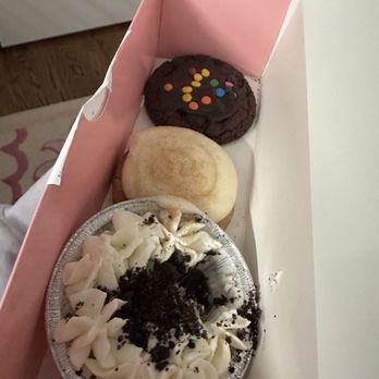 Crumbl - Lexington - Bakeries Near Me - Lexington, Kentucky Crumbl - Lexington - Bakeries Near Me - Lexington, Kentucky