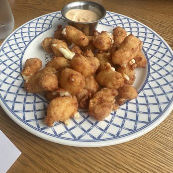 Swift Tavern - WISCONSIN CHEESE CURDS - Bars Near Me - Chicago, Illinois Swift Tavern - WISCONSIN CHEESE CURDS - Bars Near Me - Chicago, Illinois