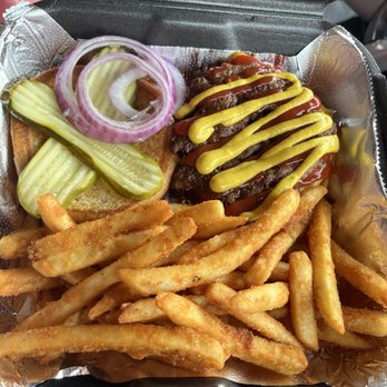 Smash & Grab Burger - Jesse's Function Burger with Fries - Burgers Near Me - Knoxville, Iowa