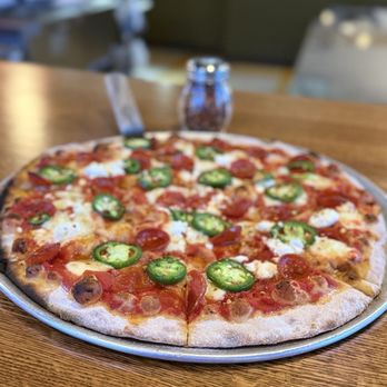 Lenny's Coal Fired Pizza - Lenny's Pie: tomato sauce, pepperoni, fresh jalapeño fresh mozzarella, honey, and goat cheese. - Pizza Near Me - Valparaiso, Indiana Lenny's Coal Fired Pizza - Lenny's Pie: tomato sauce, pepperoni, fresh jalapeño fresh mozzarella, honey, and goat cheese. - Pizza Near Me - Valparaiso, Indiana