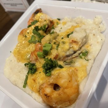 Gochas Breakfast Bar | Cascade - Shrimp and Grits - Wine Bars Near Me - Atlanta, Georgia
