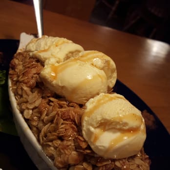 Brewery Bay Food - Apple crumble - Breweries Near Me - Orillia, Ontario Brewery Bay Food - Apple crumble - Breweries Near Me - Orillia, Ontario