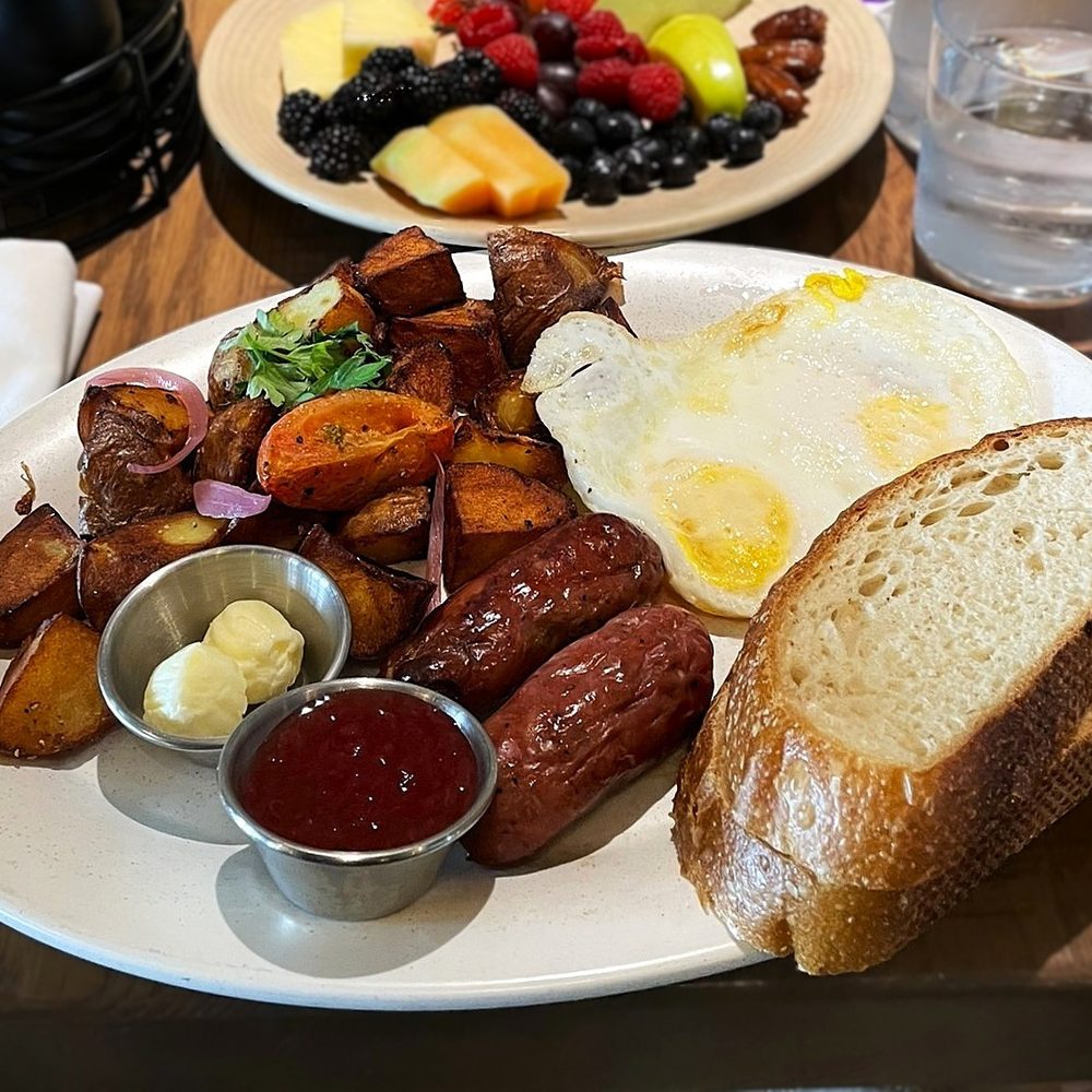 Costa Kitchen & Bar - Traditional Breakfast - New American Near Me - Santa Barbara, California