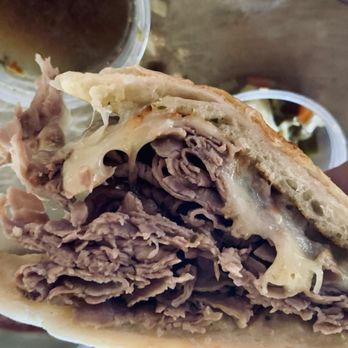 Beacon Tap - Cheesy Garlic Beef - Sports Bars Near Me - Des Plaines, Illinois