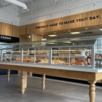Paris Baguette - a bakery counter with a display of pastries - Bakeries Near Me - Newmarket, Ontario Paris Baguette - a bakery counter with a display of pastries - Bakeries Near Me - Newmarket, Ontario