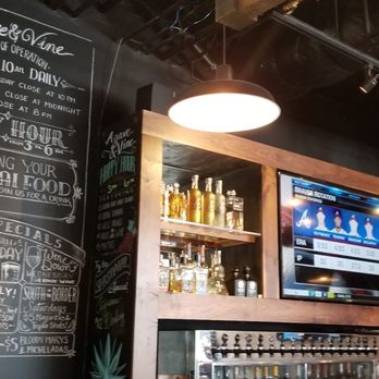 Agave & Vine - Cocktail Bars Near Me - Honolulu, Hawaii