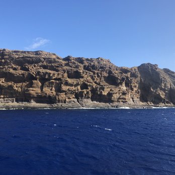 Trilogy Excursions - The far side of the Molokini crater - Snorkeling Near Me - Lahaina, Hawaii