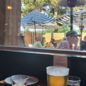 Von's 1000Spirits - Outside - Burgers Near Me - Woodinville, Washington