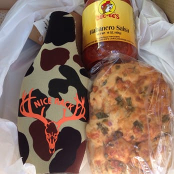 Buc-ee's - Delish cheese and jalapeño bread - Gas Stations Near Me - Giddings, Texas