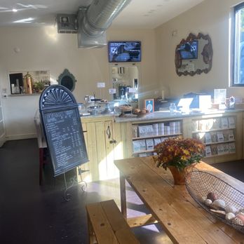 Alla Prima Coffee Roaster - The checkout counter - Coffee Roasteries Near Me - Pensacola, Florida