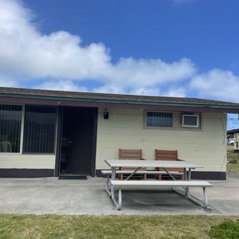 Bellows AFS Cabins - Outside Bellows cabin - Hotels Near Me - Waimanalo, Hawaii
