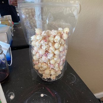 Liled's Candy Kitchen - Strawberry popcorn - Candy Stores Near Me - Vallejo, California