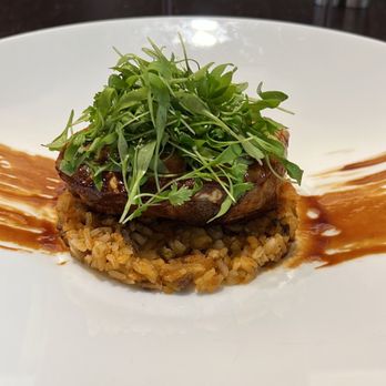 American Airlines Flagship Lounge - Grouper - Airport Lounges Near Me - Miami, Florida