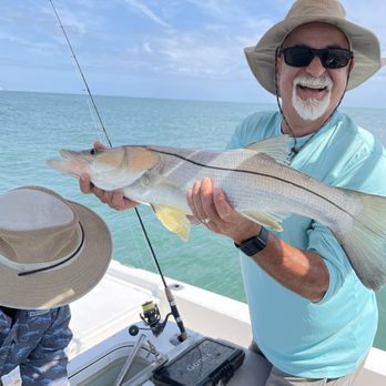 Fishing-guy - Snook - Fishing Near Me - New Smyrna Beach, Florida Fishing-guy - Snook - Fishing Near Me - New Smyrna Beach, Florida