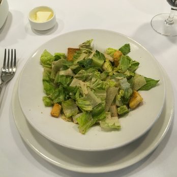 Warner Bros Studios Commissary - a salad on a plate - New American Near Me - Burbank, California Warner Bros Studios Commissary - a salad on a plate - New American Near Me - Burbank, California
