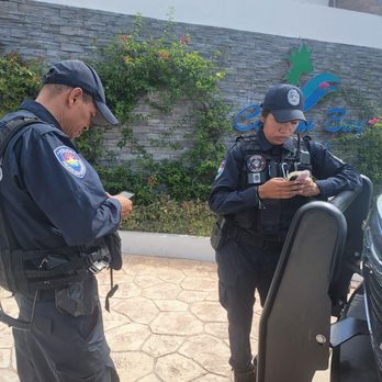 Cancun Bay Resort - Police coming to the hotel to "help" - Resorts Near Me - Zona Hotelera, ROO