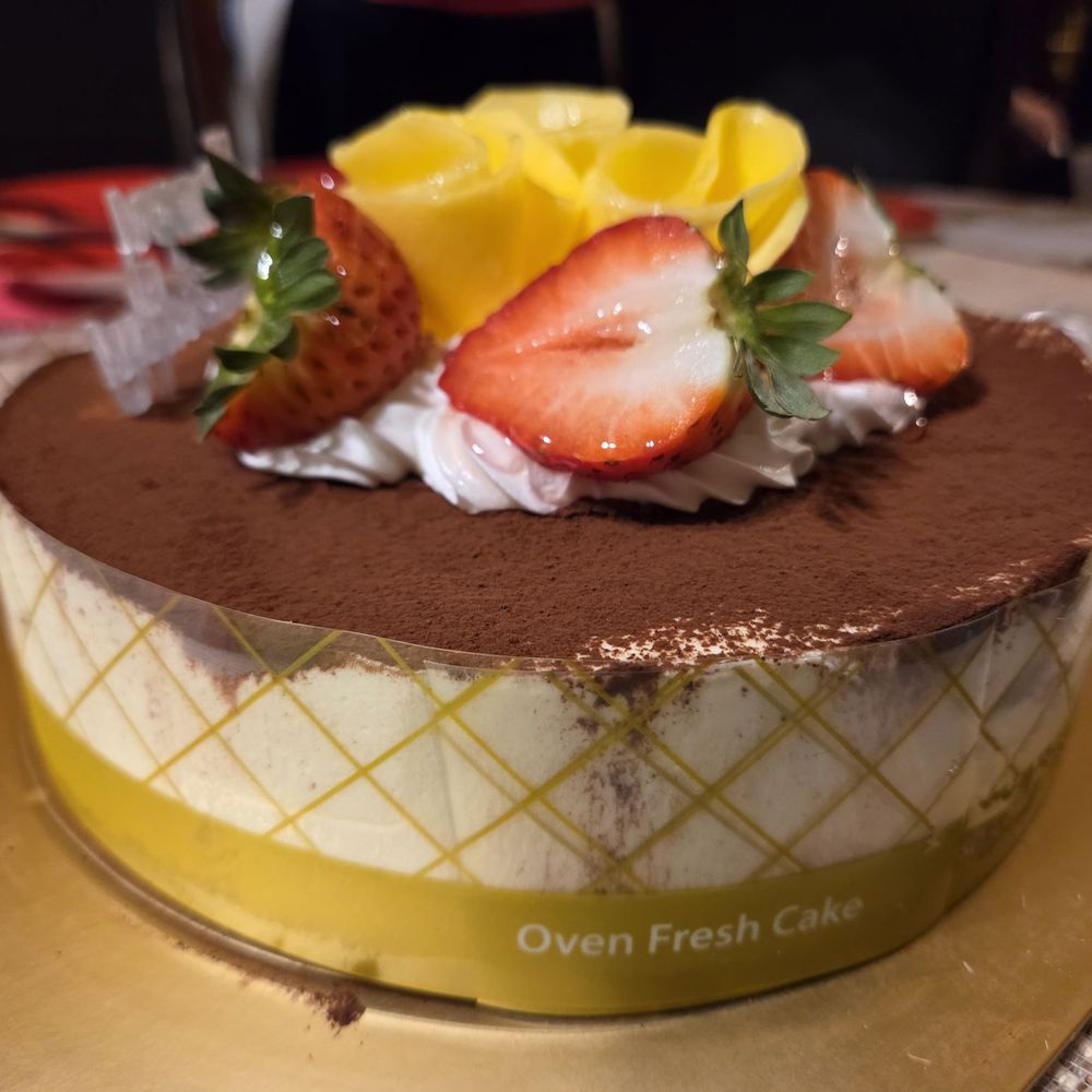 Tiramisu with fruit