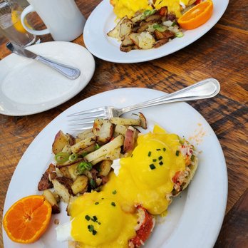 High Hand Cafe - King crab Benedict - New American Near Me - Loomis, California
