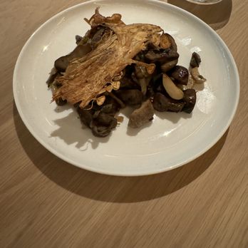 The Joneses - The press mushroom is not eatable. So chewable, my teeth was working extra hard to break its down, not an enjoyable dish. - American Near Me - Toronto, Ontario The Joneses - The press mushroom is not eatable. So chewable, my teeth was working extra hard to break its down, not an enjoyable dish. - American Near Me - Toronto, Ontario