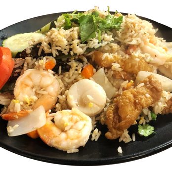 Lur Ros Thai Kitchen - Seafood fried rice - Thai Near Me - Vista, California Lur Ros Thai Kitchen - Seafood fried rice - Thai Near Me - Vista, California