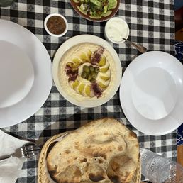 Hummus Yemeni Style Salad Bread Hummus Yemeni Style Salad Bread