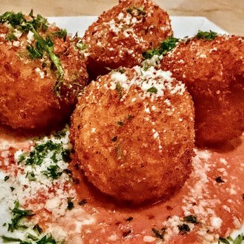 The Cheesecake Factory - Fried Macaroni And Cheese - Creamy Marinara Sauce. - Desserts Near Me - Honolulu, Hawaii The Cheesecake Factory - Fried Macaroni And Cheese - Creamy Marinara Sauce. - Desserts Near Me - Honolulu, Hawaii
