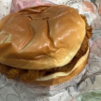 Jollibee - Chicken Sandwich Meal Deal with Pineapple Quencher and Mac & cheese - Chicken Shop Near Me - Ontario, California Jollibee - Chicken Sandwich Meal Deal with Pineapple Quencher and Mac & cheese - Chicken Shop Near Me - Ontario, California