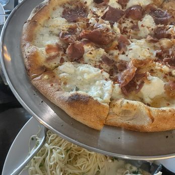 ZA - Pizza Near Me - Elm Grove, Wisconsin ZA - Pizza Near Me - Elm Grove, Wisconsin