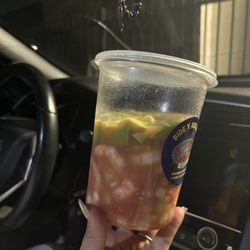 Mariscos El Perihuete - Skimpy large cóctel with unripe avocado