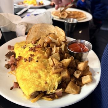 Fresh Egg Restaurant - Breakfast & Brunch Near Me - Cornelius, North Carolina