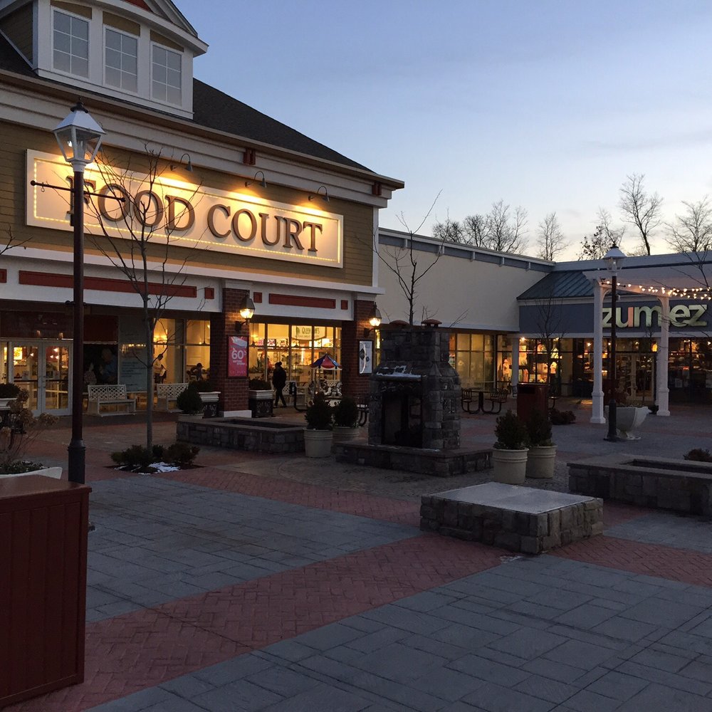 Food court front and cozy cool outdoor area. Food court front and cozy cool outdoor area.