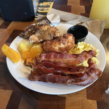 Heist Brewery - New American Near Me - Charlotte, North Carolina