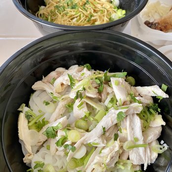 Pho Ga 88 - #5 Boneless Chicken Noodles Soup w/Ho Fun - Vietnamese Near Me - San Leandro, California