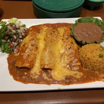 Neca’s Mason - Ground beef enchiladas, refried beans, mexican rice, pico de gallo. Delicious! - Mexican Near Me - Katy, Texas