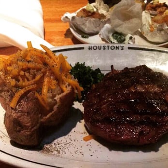 Hillstone - Salad Near Me - Houston, Texas
