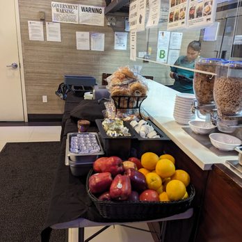 LIC Hotel - Breakfast! - Hotels Near Me - Long Island City, New York