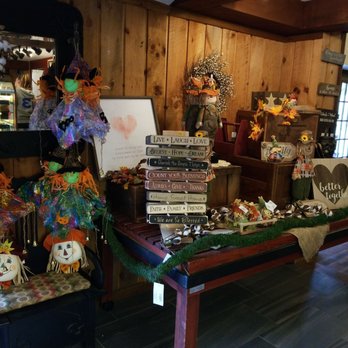 Old Bishop Farm - Ice Cream & Frozen Yogurt Near Me - Cheshire, Connecticut