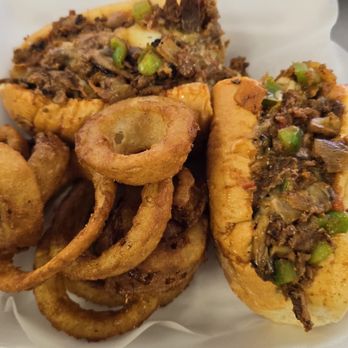 Philly Truck - Cheesesteak with beer battered onion rings - Food Trucks Near Me - Branson, Missouri Philly Truck - Cheesesteak with beer battered onion rings - Food Trucks Near Me - Branson, Missouri